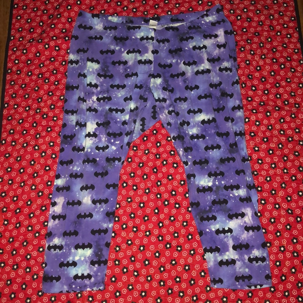 Torrid Batman/batwoman leggings/pajamas
